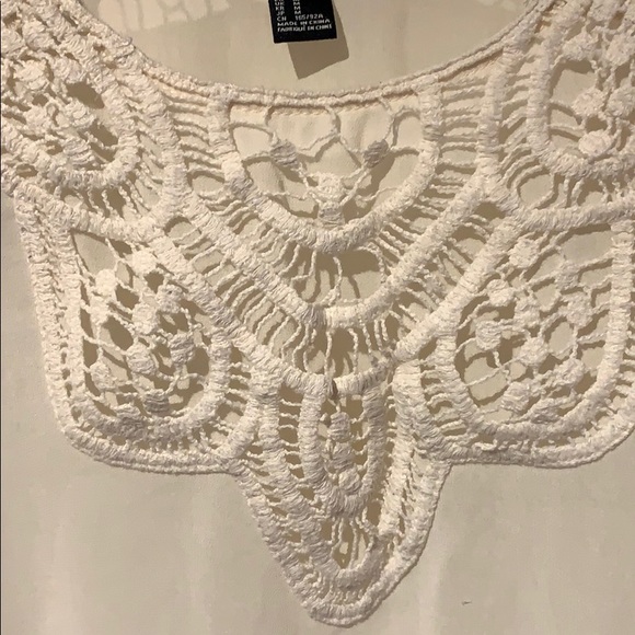 Cream Coloured Forever 21 Blouse Size Medium - Picture 4 of 12
